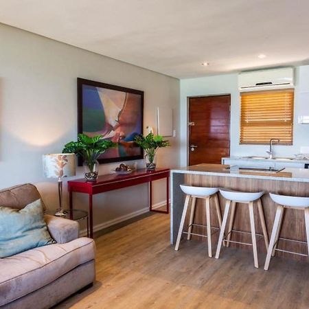 6 Dolphin Views La Mercy Beachfront Apartment Ngoại thất bức ảnh